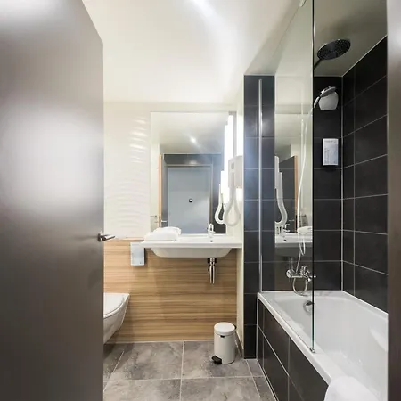 Campanile Centre - Gare فندق 3*