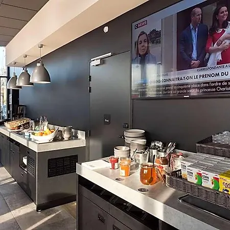 מלון Campanile Centre - Gare 3*