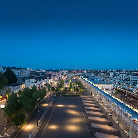 Campanile Centre - Gare 3* لو مان