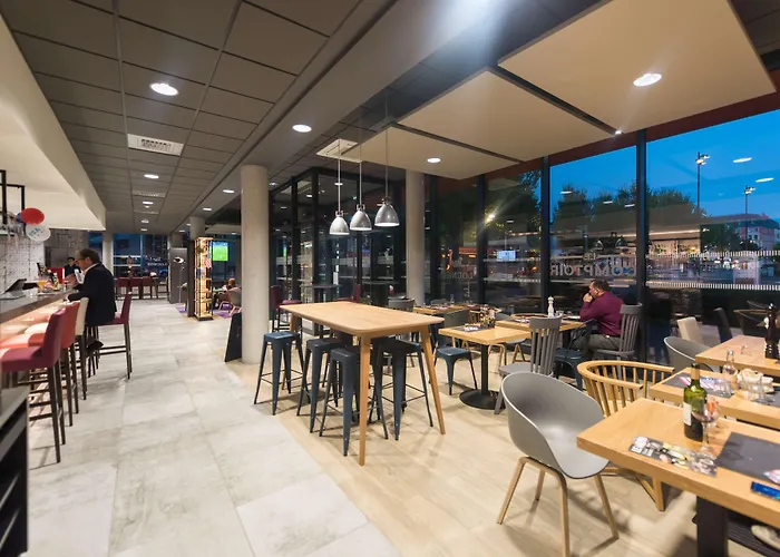 ホテル Campanile Centre - Gare